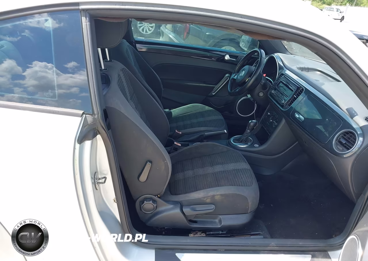 2012 Volkswagen Beetle 2.0T VIN:3VWV67AT2CM617551 - 5