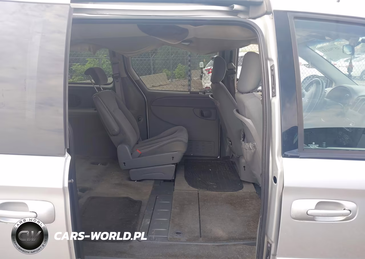 2005 Dodge Grand Caravan Sxt VIN:2D4GP44L95R600022 - 8