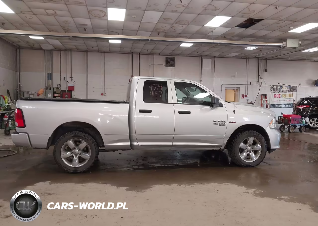 2019 Ram 1500 Classic Express 4X4 6'4 Box VIN:1C6RR7FT8KS517567 - 13