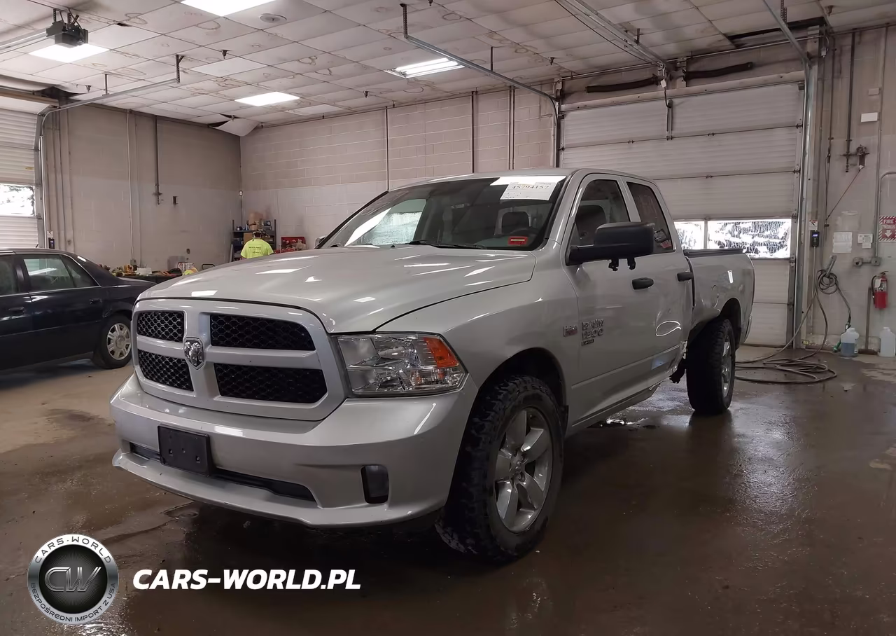 2019 Ram 1500 Classic Express 4X4 6'4 Box VIN:1C6RR7FT8KS517567 - 2
