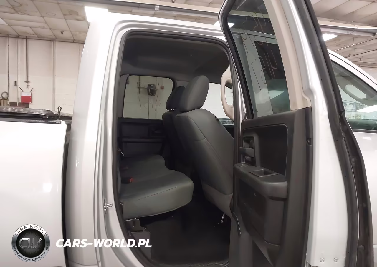 2019 Ram 1500 Classic Express 4X4 6'4 Box VIN:1C6RR7FT8KS517567 - 8