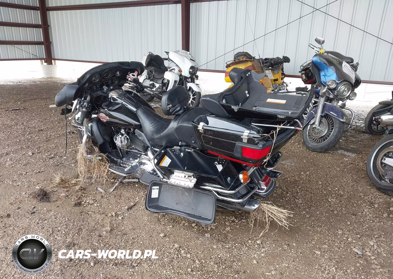 2007 Harley-Davidson Flhtcui VIN:1HD1FC4137Y669915 - 3