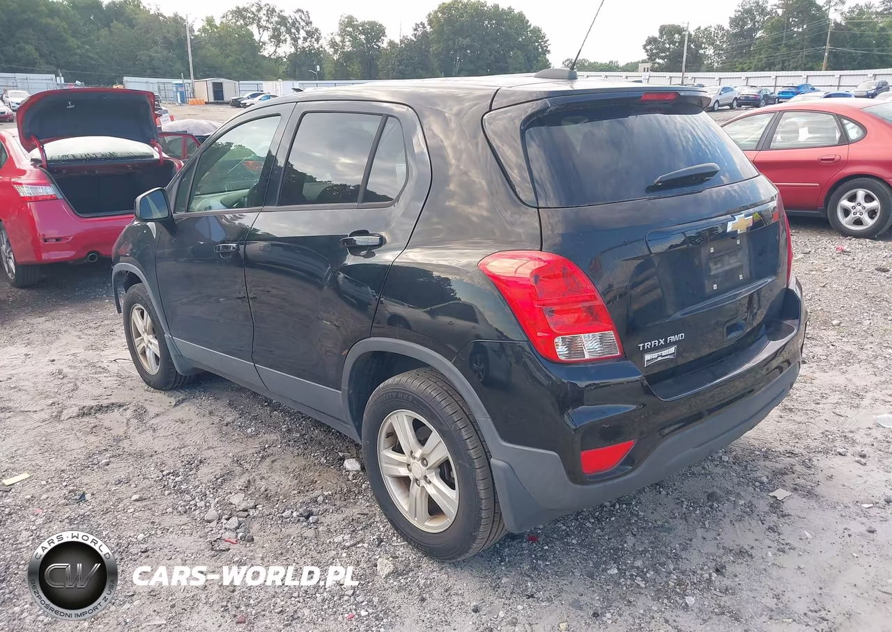 2020 Chevrolet Trax Awd Ls VIN:3GNCJNSB4LL321687 - 3