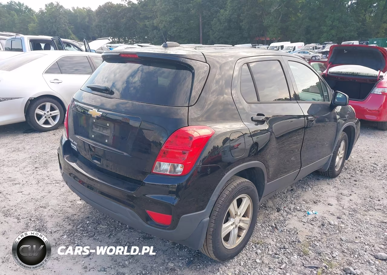 2020 Chevrolet Trax Awd Ls VIN:3GNCJNSB4LL321687 - 4