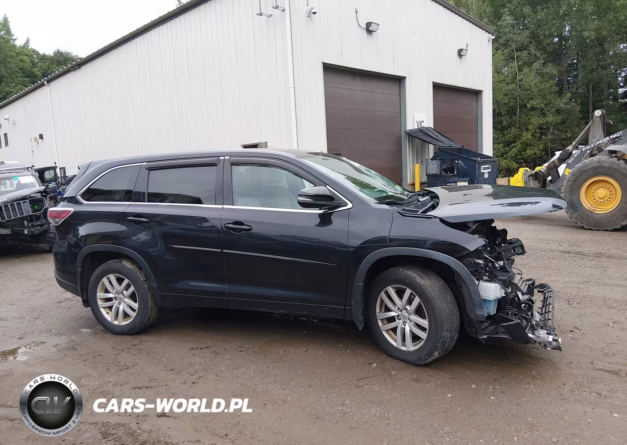 2015 Toyota Highlander Le V6 VIN:5TDBKRFH2FS087135 - 13
