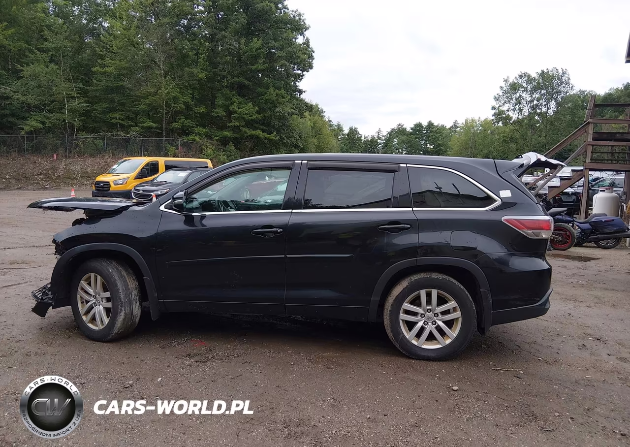 2015 Toyota Highlander Le V6 VIN:5TDBKRFH2FS087135 - 14