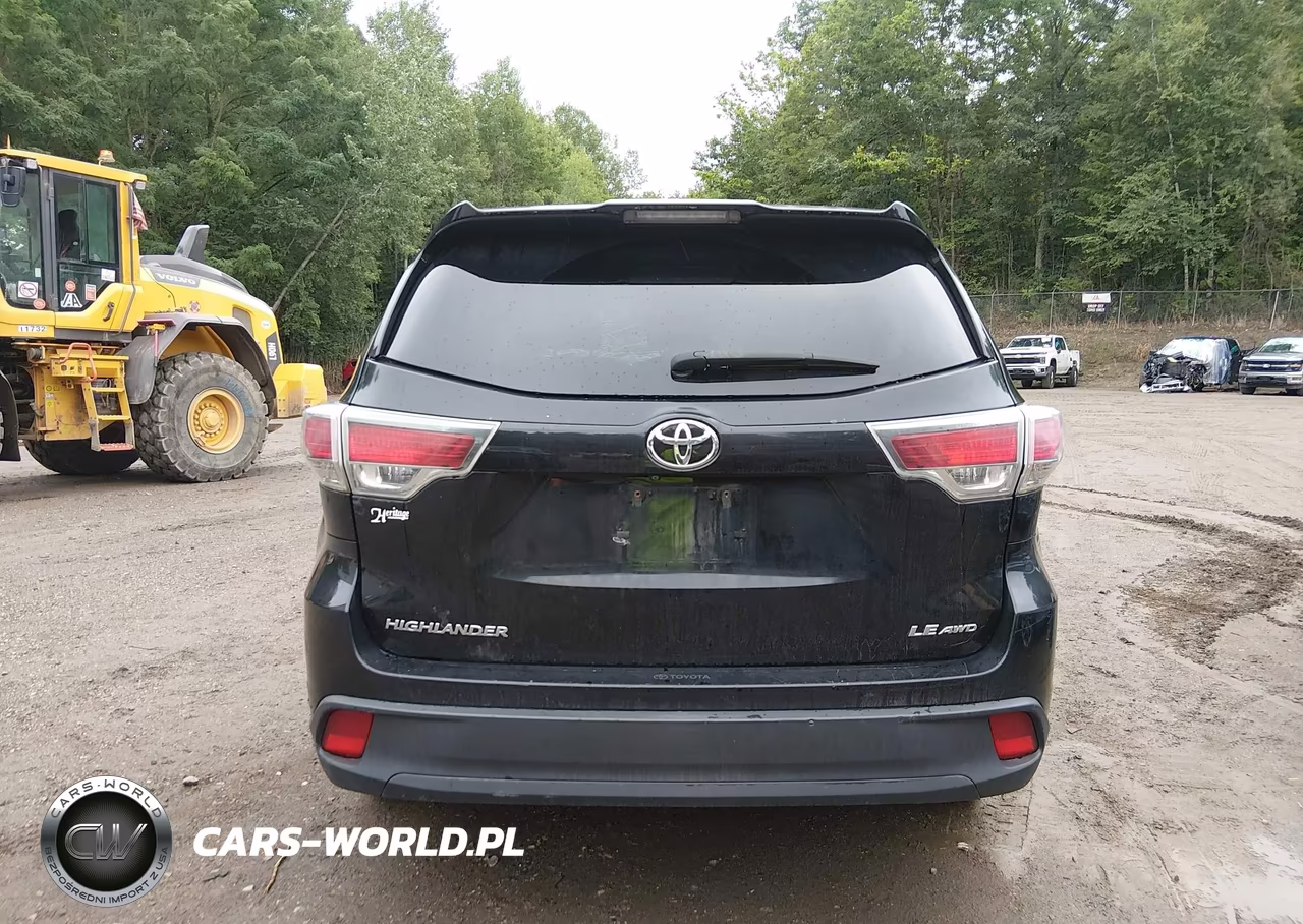 2015 Toyota Highlander Le V6 VIN:5TDBKRFH2FS087135 - 16
