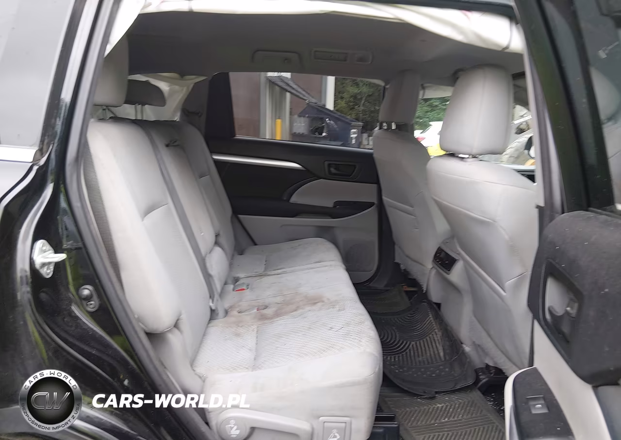 2015 Toyota Highlander Le V6 VIN:5TDBKRFH2FS087135 - 8