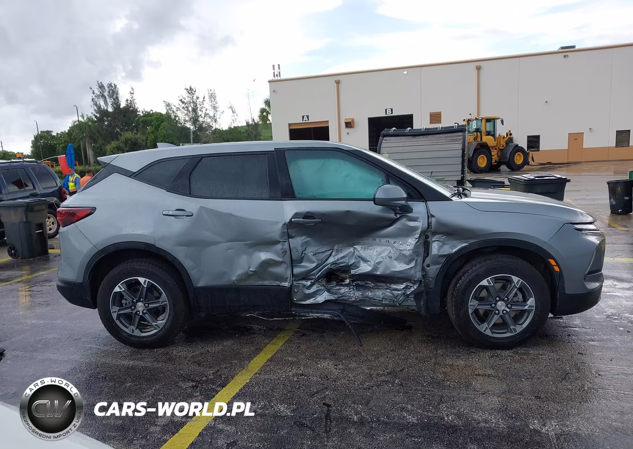2025 Chevrolet Blazer Fwd 2Lt VIN:3GNKBCR40SS173093 - 13