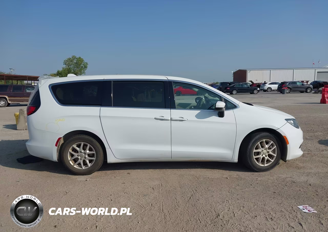 2018 Chrysler Pacifica Lx VIN:2C4RC1CG0JR100779 - 13