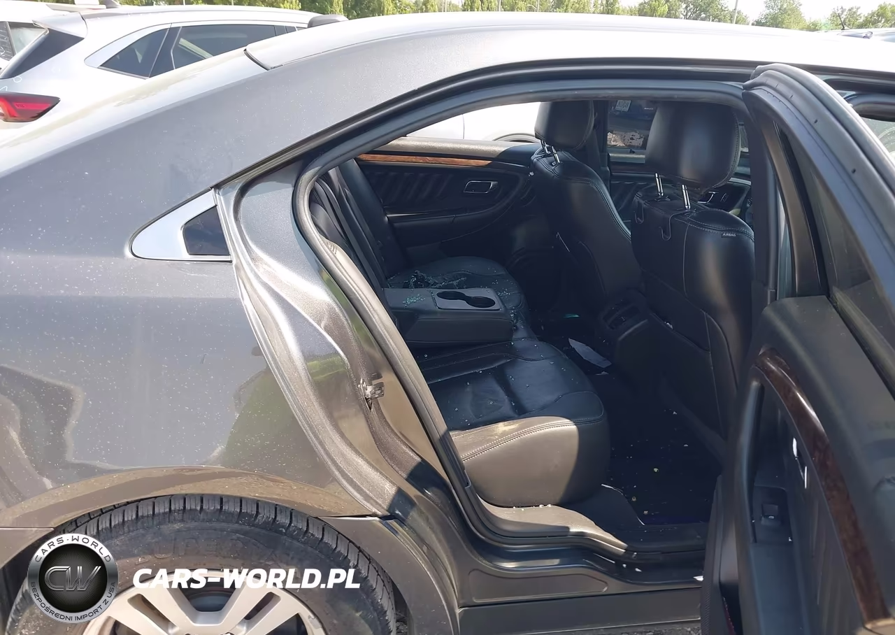 2019 Ford Taurus Limited VIN:1FAHP2F82KG114203 - 8