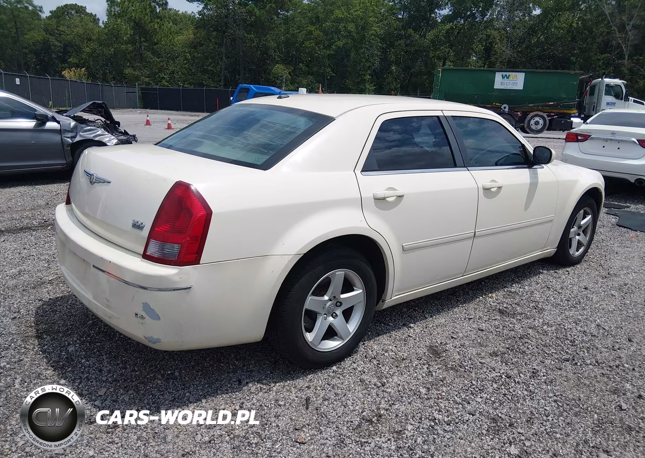 2007 Chrysler 300 Touring VIN:2C3KA53G27H609337 - 4