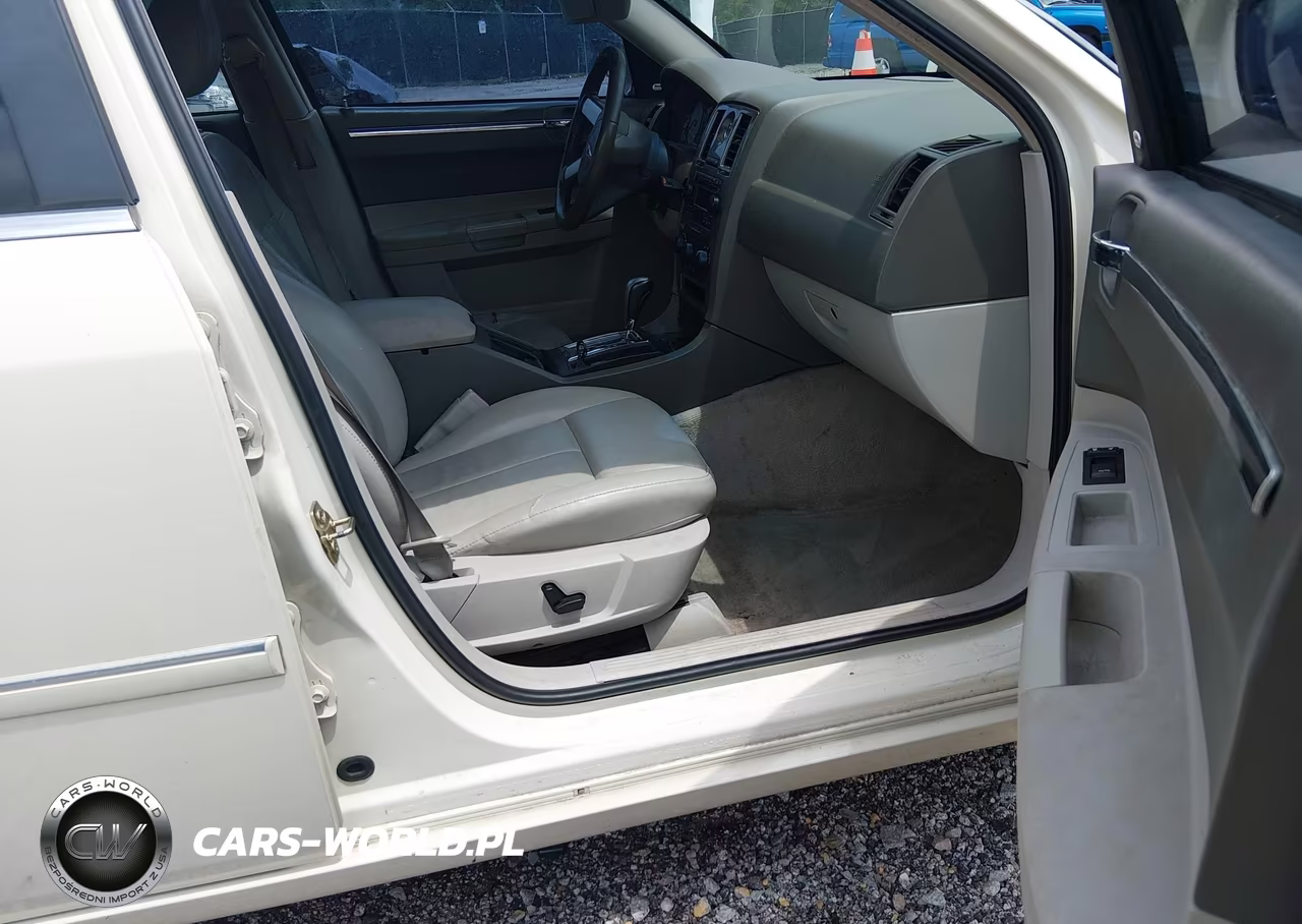 2007 Chrysler 300 Touring VIN:2C3KA53G27H609337 - 5