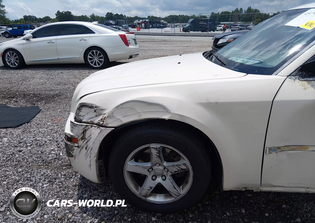 2007 Chrysler 300 Touring VIN:2C3KA53G27H609337 - 6