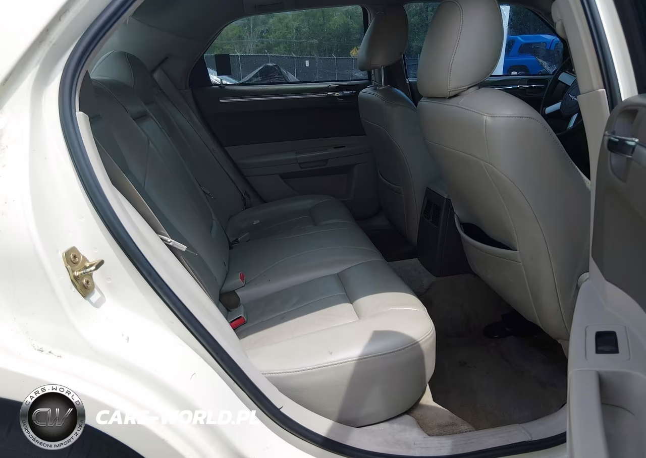 2007 Chrysler 300 Touring VIN:2C3KA53G27H609337 - 8