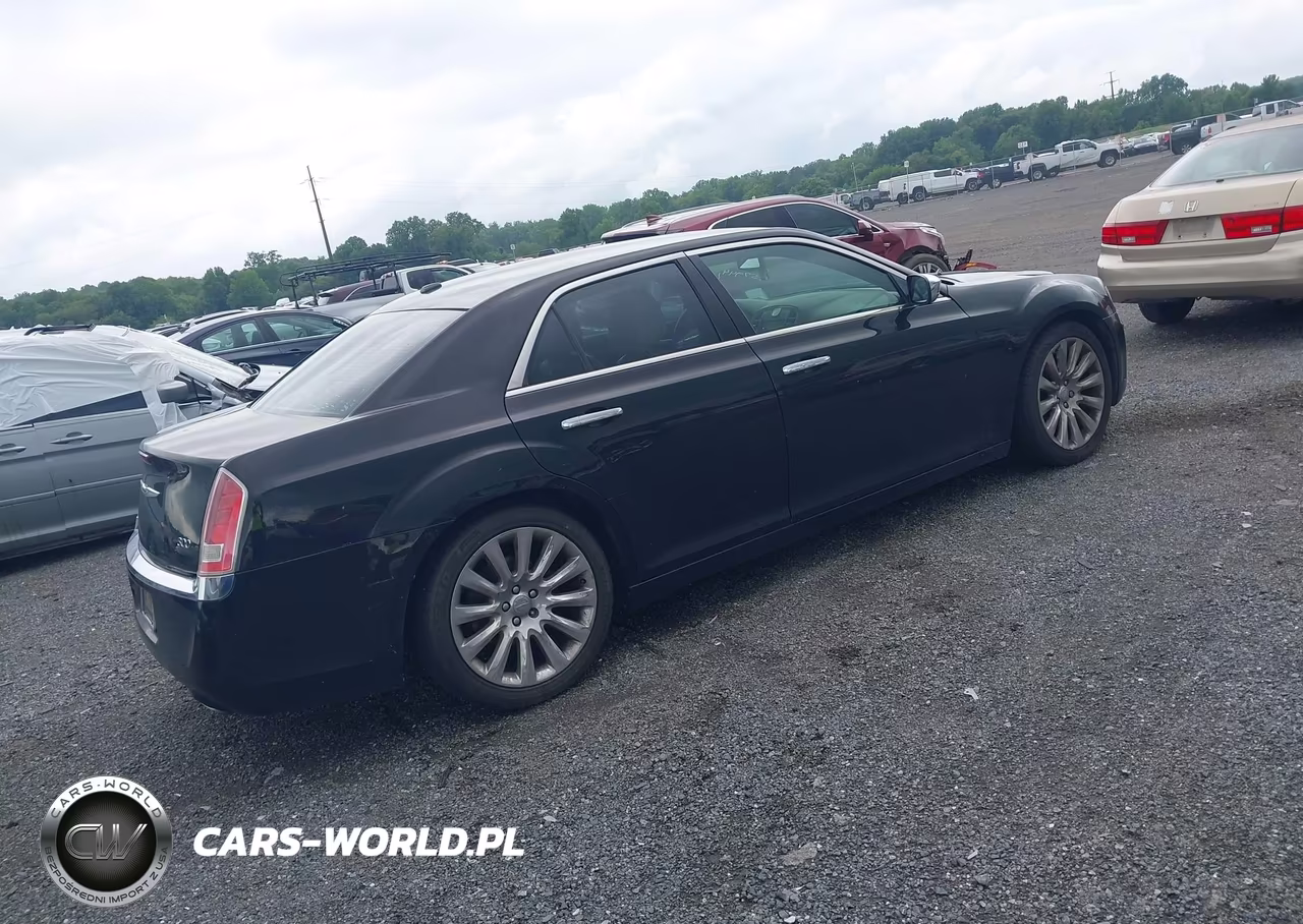 2014 Chrysler 300 Uptown Edition VIN:2C3CCAAG1EH327567 - 4