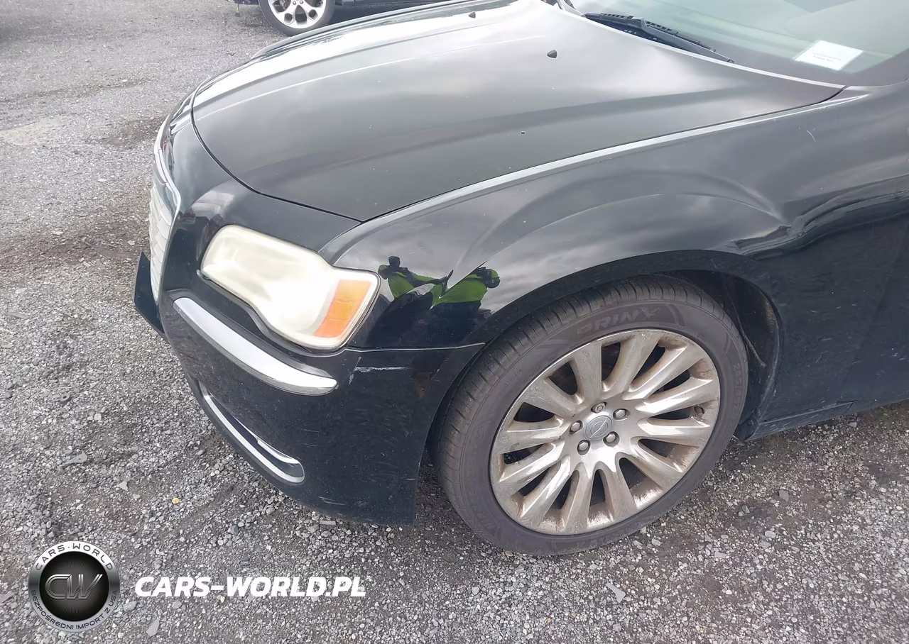 2014 Chrysler 300 Uptown Edition VIN:2C3CCAAG1EH327567 - 6