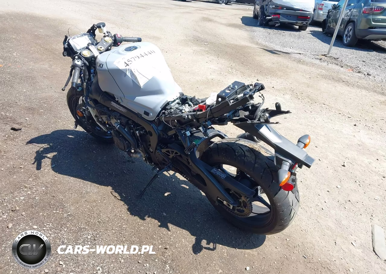 2022 Suzuki Gsx-R1000 VIN:JS1DM11B9N7100019 - 3