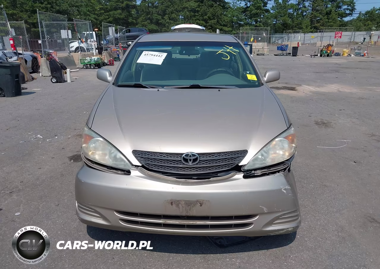 2002 Toyota Camry Le VIN:4T1BE32K62U528367 - 12