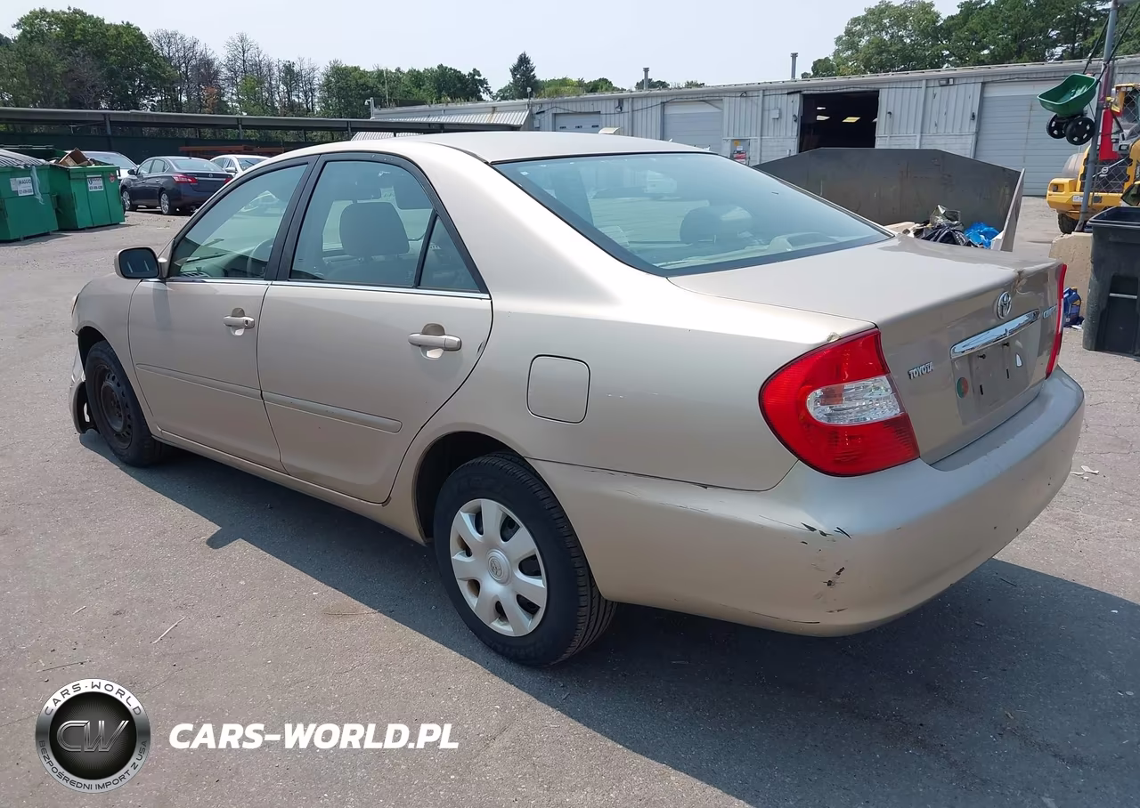2002 Toyota Camry Le VIN:4T1BE32K62U528367 - 3