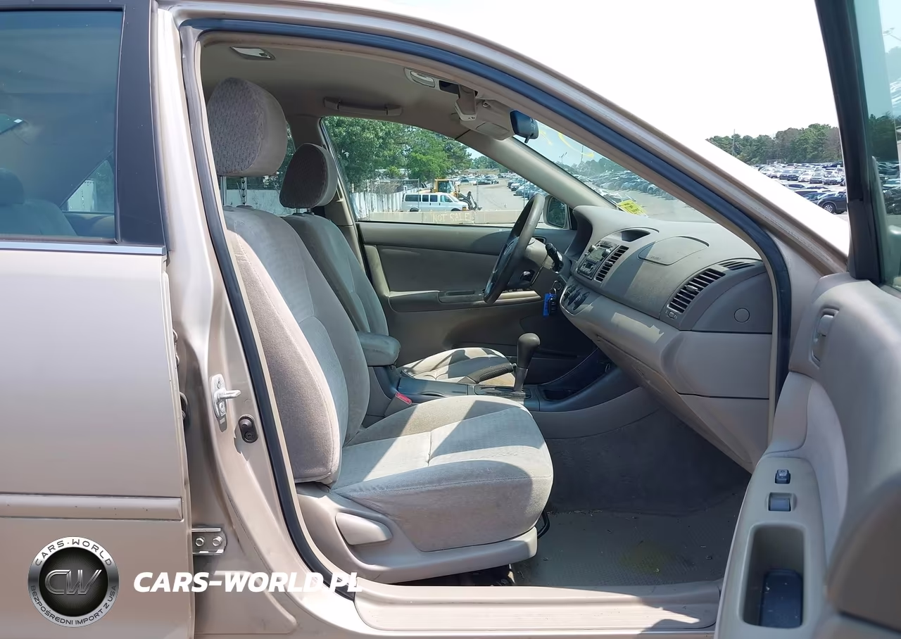 2002 Toyota Camry Le VIN:4T1BE32K62U528367 - 5