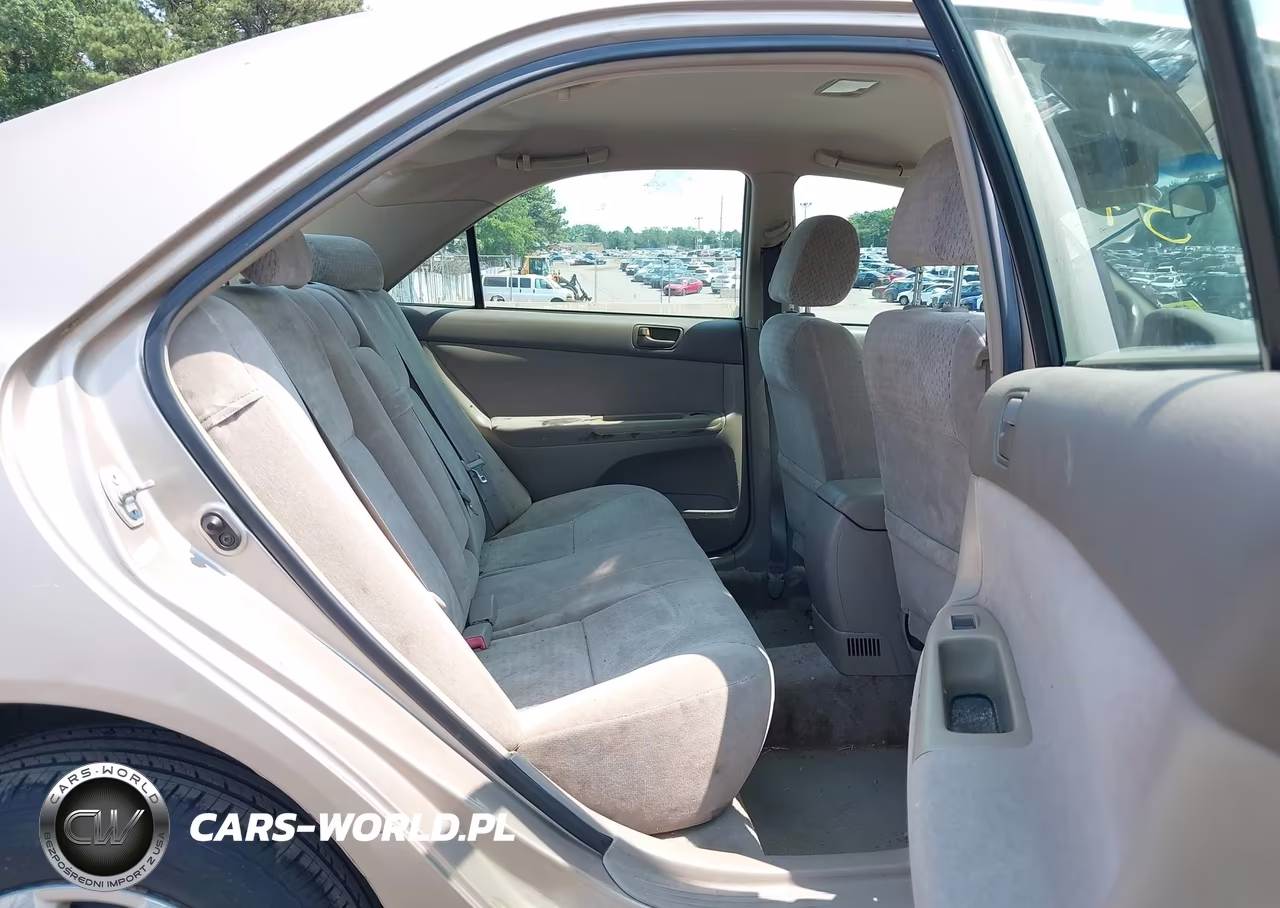 2002 Toyota Camry Le VIN:4T1BE32K62U528367 - 8
