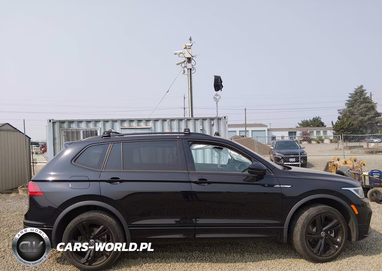 2023 Volkswagen Tiguan 2.0T Se R-Line Black VIN:3VVCB7AX7PM058112 - 14