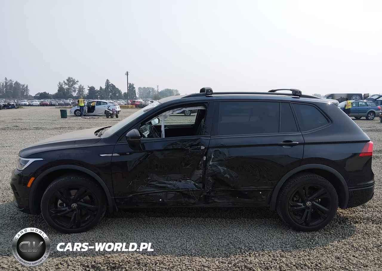 2023 Volkswagen Tiguan 2.0T Se R-Line Black VIN:3VVCB7AX7PM058112 - 15