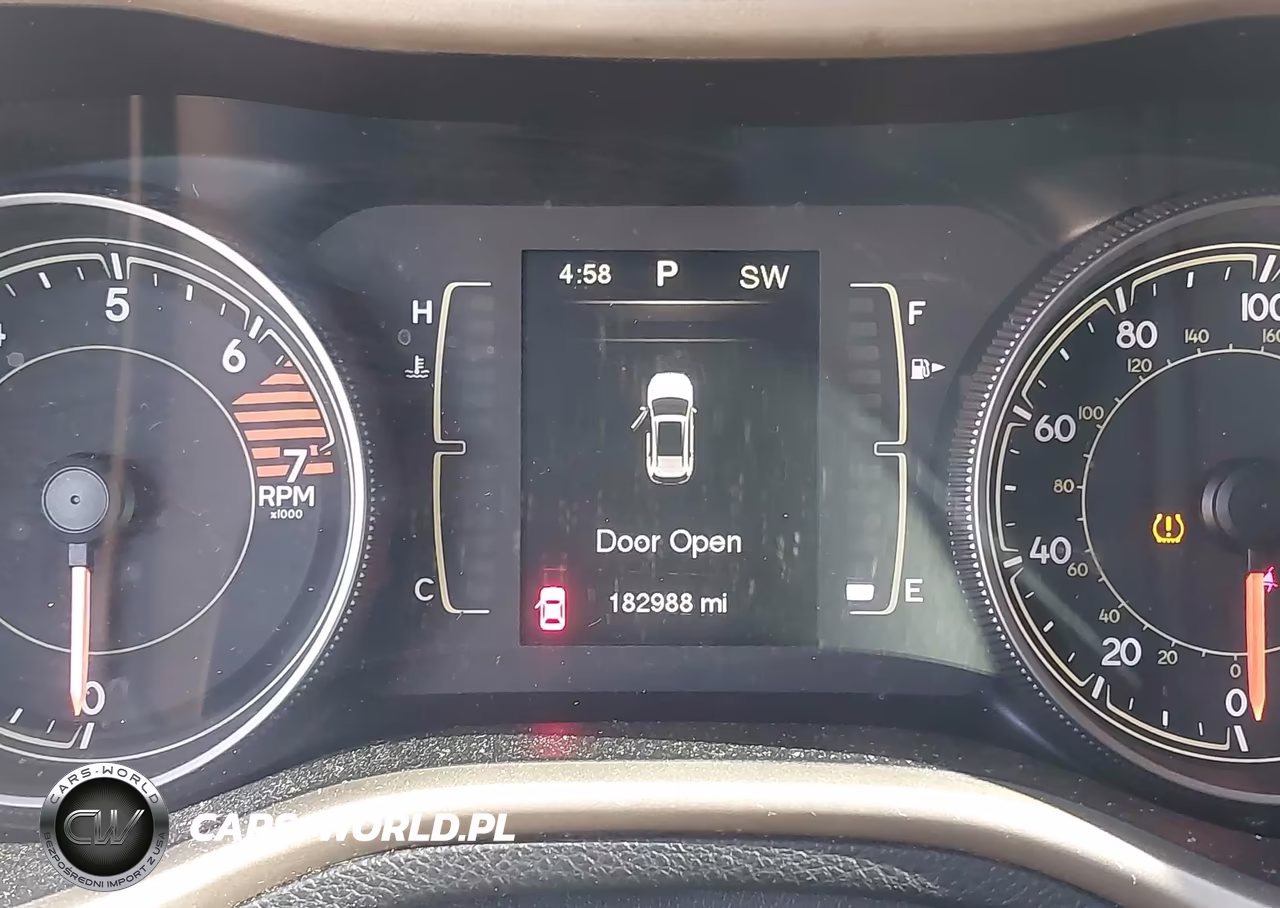 2016 Jeep Cherokee Latitude VIN:1C4PJMCB8GW276630 - 7