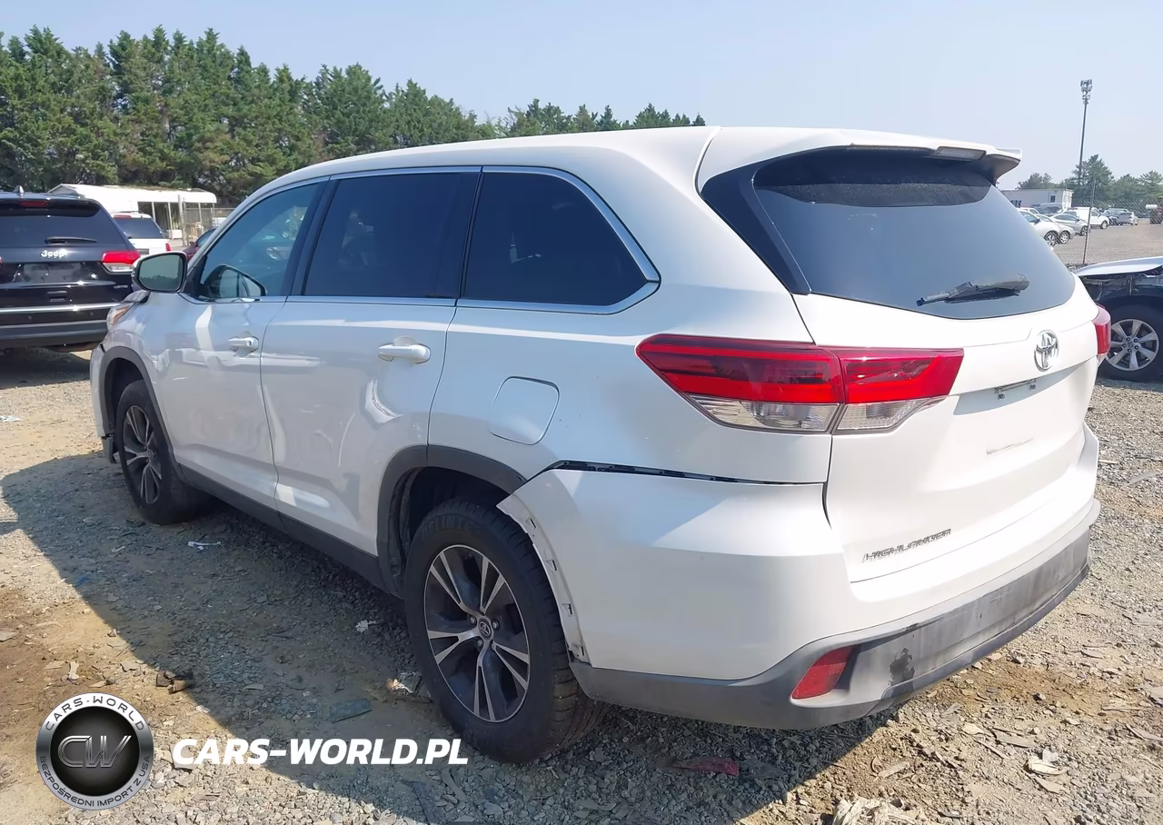 2019 Toyota Highlander Le VIN:5TDZARFH8KS051428 - 3