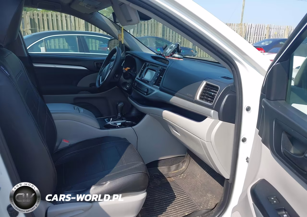 2019 Toyota Highlander Le VIN:5TDZARFH8KS051428 - 5