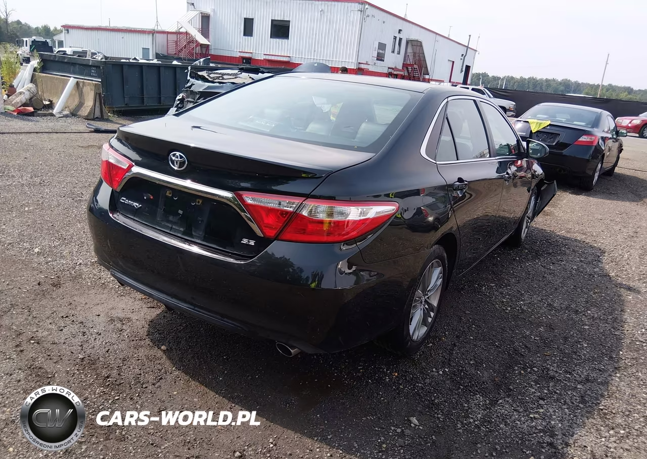 2017 Toyota Camry Se VIN:4T1BF1FK1HU339789 - 4