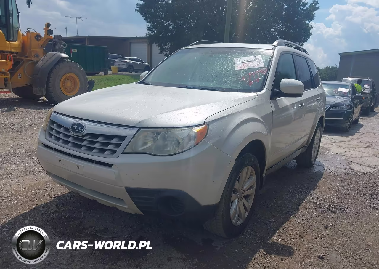 2013 Subaru Forester 2.5X Premium VIN:JF2SHADC9DH445468 - 2