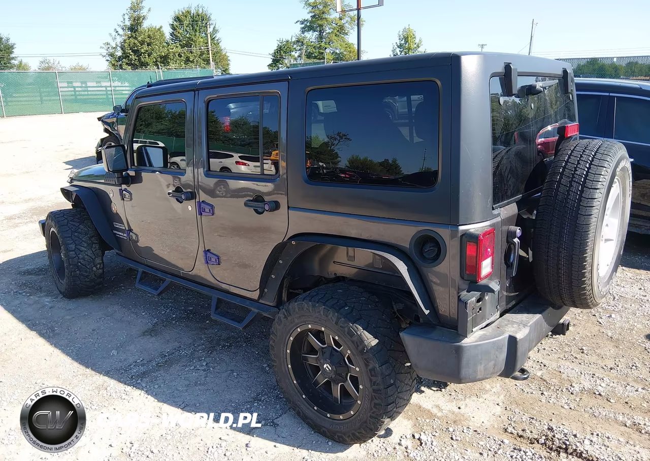 2017 Jeep Wrangler Unlimited Sport VIN:1C4BJWDG3HL645462 - 3