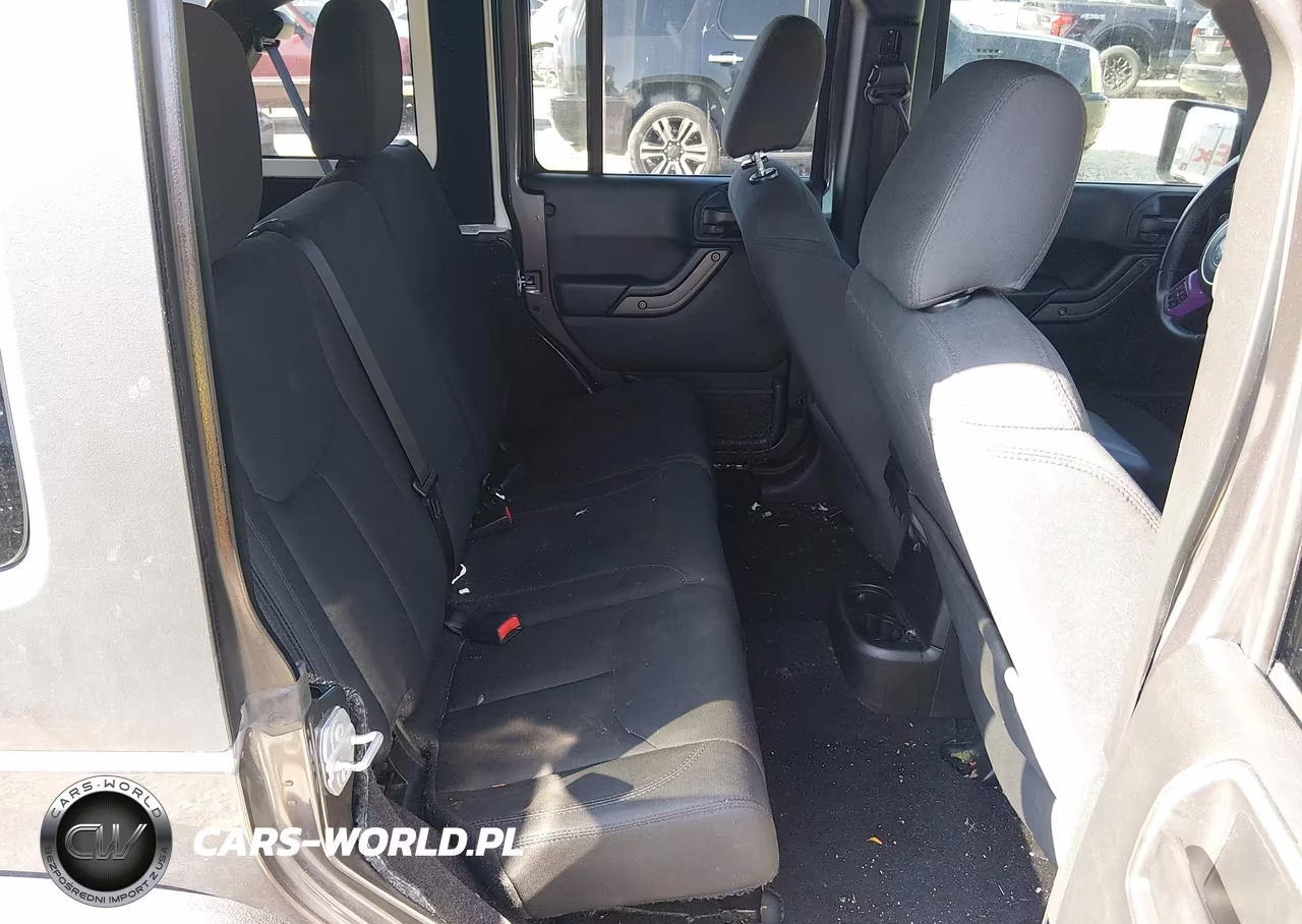 2017 Jeep Wrangler Unlimited Sport VIN:1C4BJWDG3HL645462 - 8