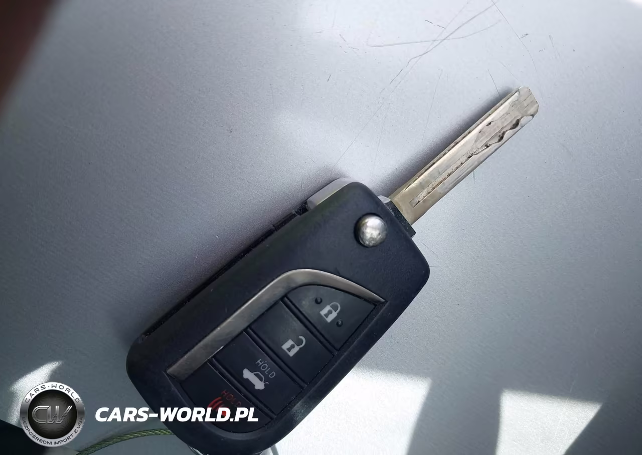 2018 Toyota Camry L VIN:4T1B11HK5JU052294 - 11