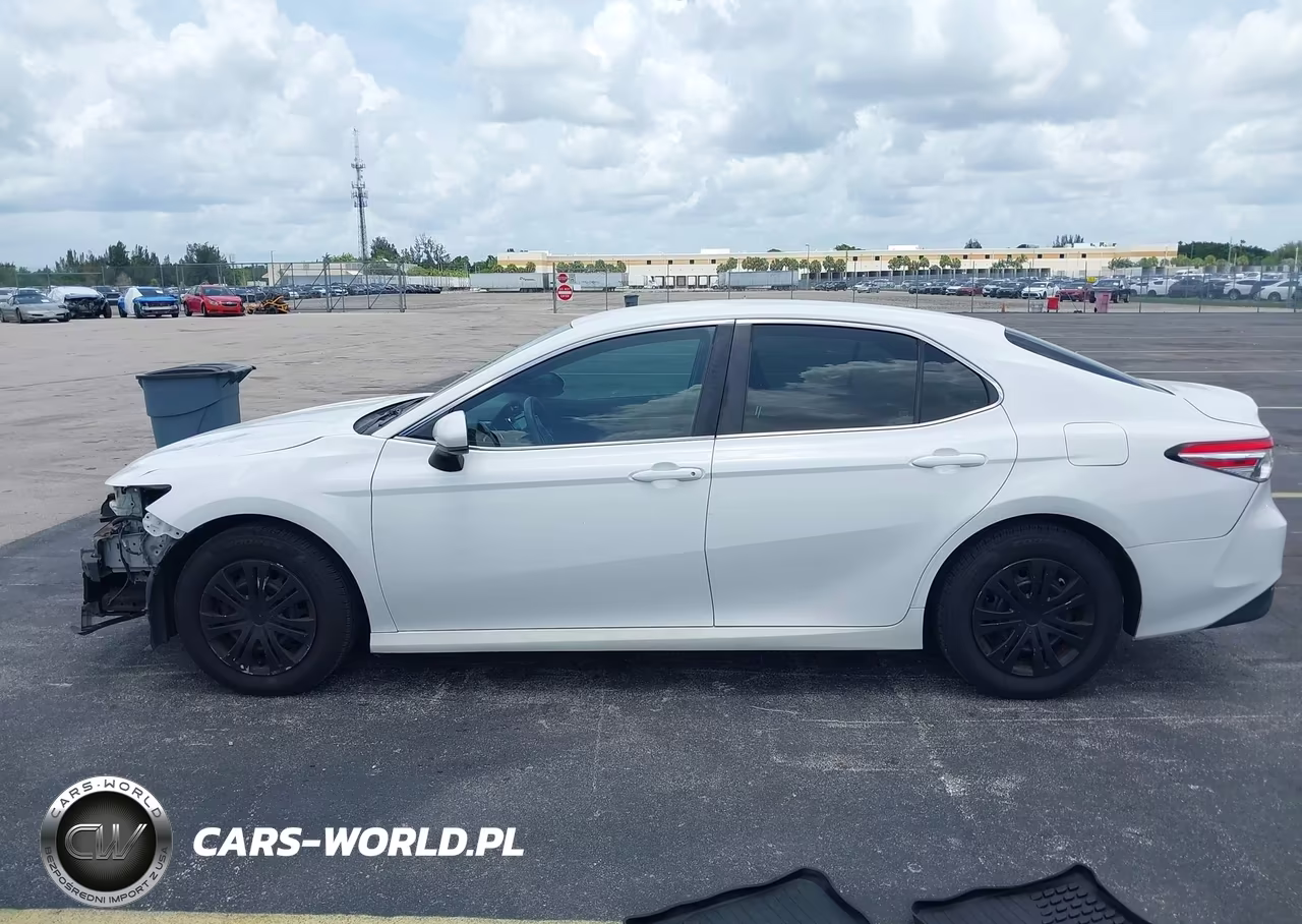 2018 Toyota Camry L VIN:4T1B11HK5JU052294 - 15
