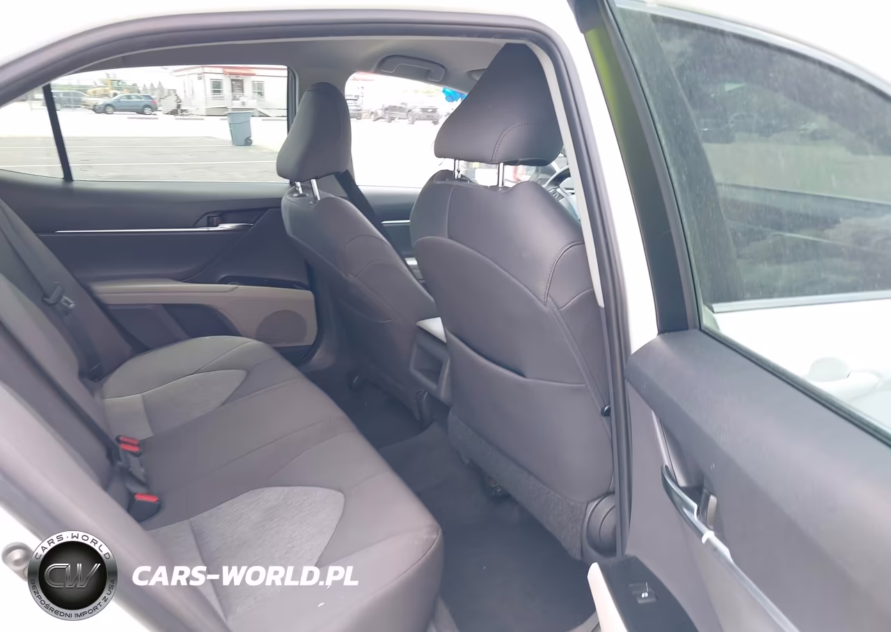 2018 Toyota Camry L VIN:4T1B11HK5JU052294 - 8