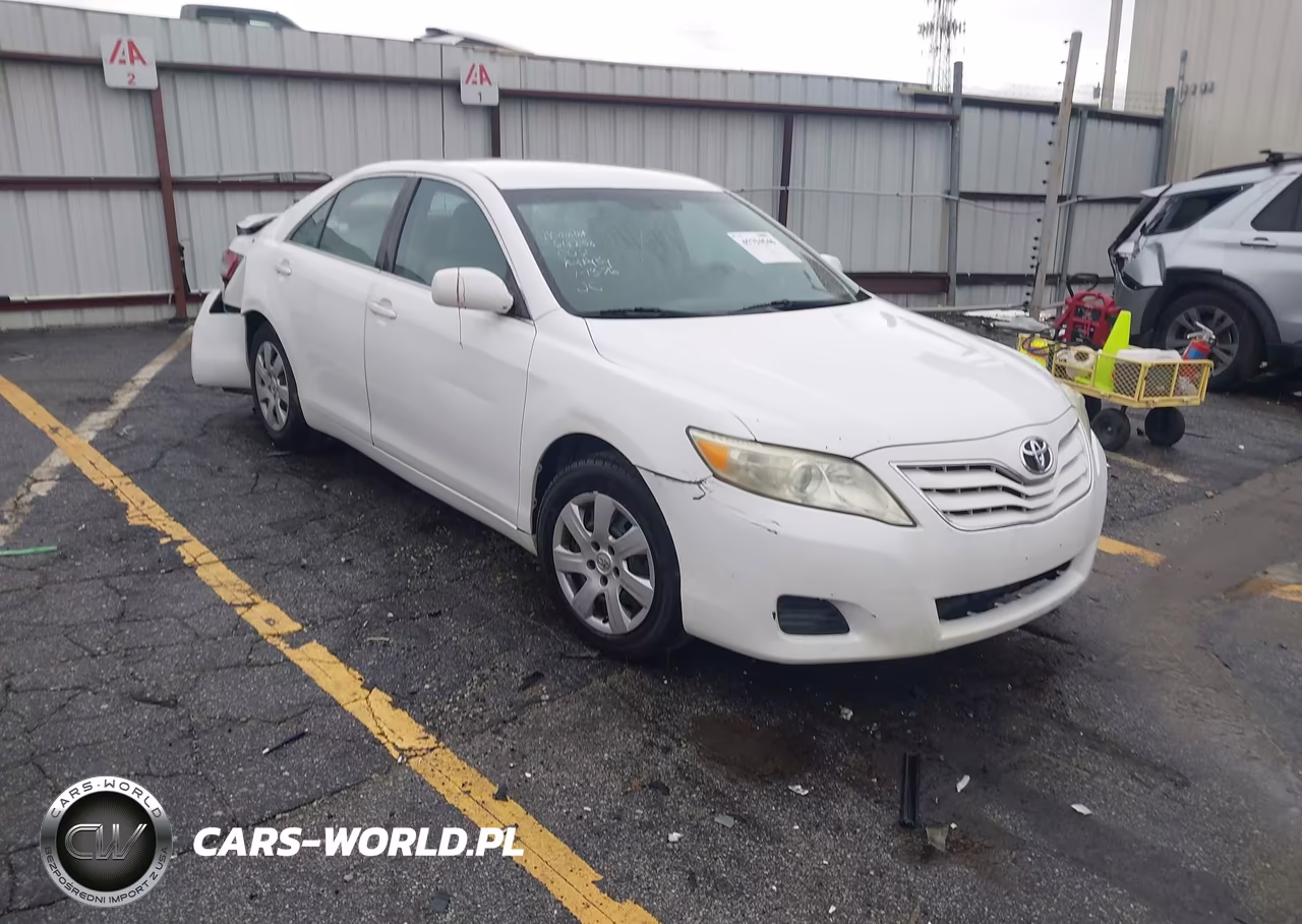 2011 Toyota Camry Le – zdjęcie 1 z 16