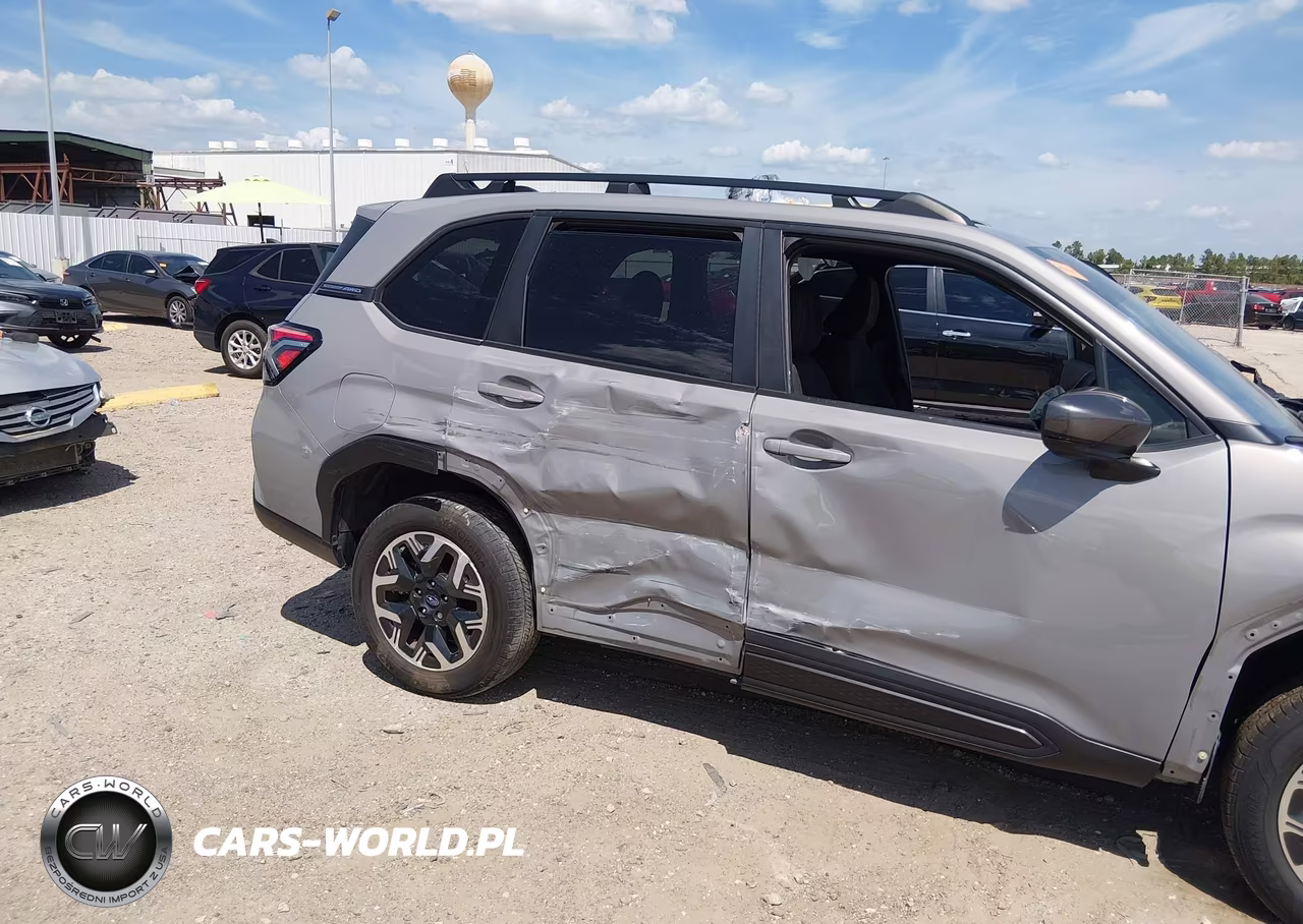 2025 Subaru Forester Premium VIN:JF2SLDBC8SH535761 - 12