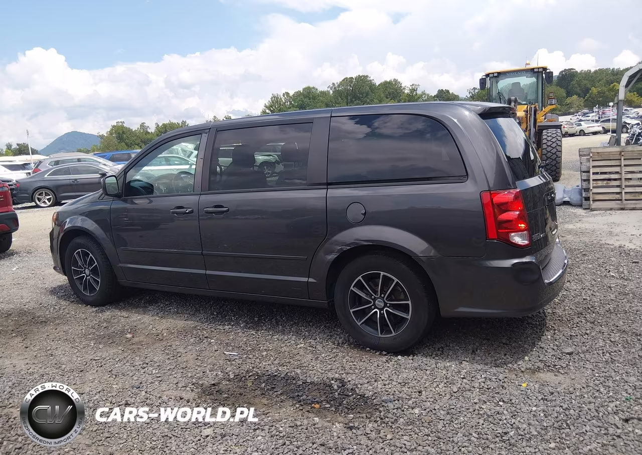 2015 Dodge Grand Caravan R-T VIN:2C4RDGEG4FR633688 - 14