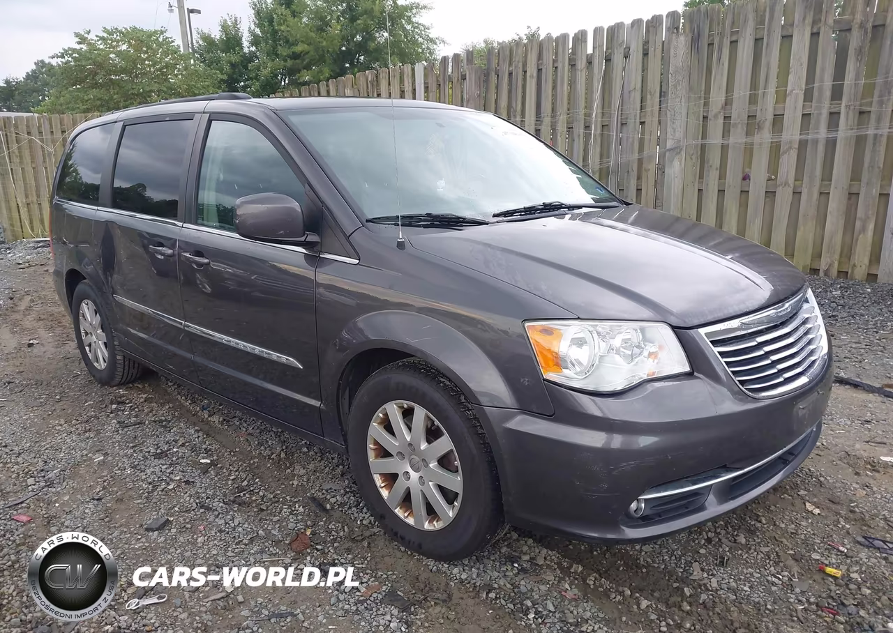 2015 Chrysler Town & Country Touring – zdjęcie 1 z 11