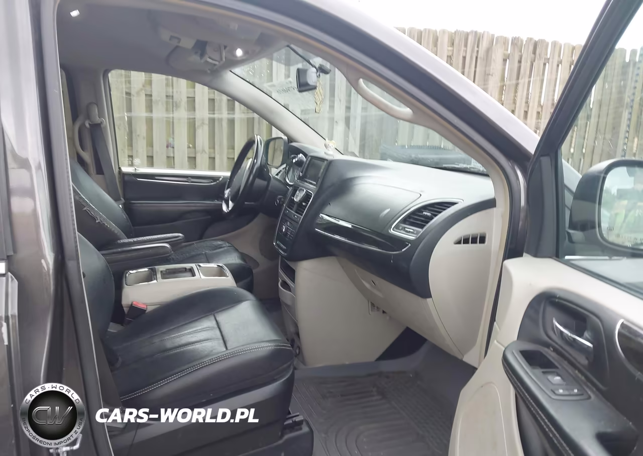 2015 Chrysler Town & Country Touring VIN:2C4RC1BG5FR637284 - 5