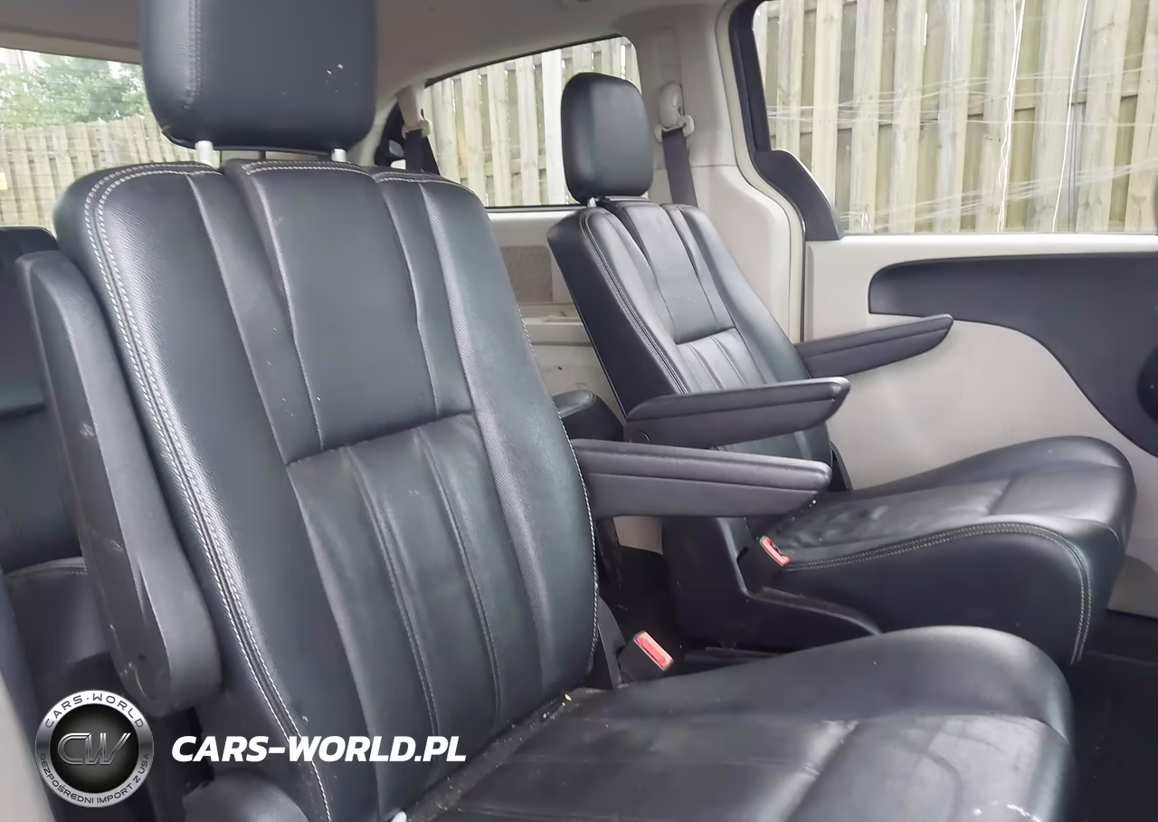 2015 Chrysler Town & Country Touring VIN:2C4RC1BG5FR637284 - 8