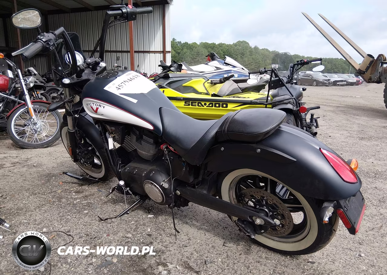 2014 Victory Motorcycles High-Ball VIN:5VPWB36N5E3037674 - 3