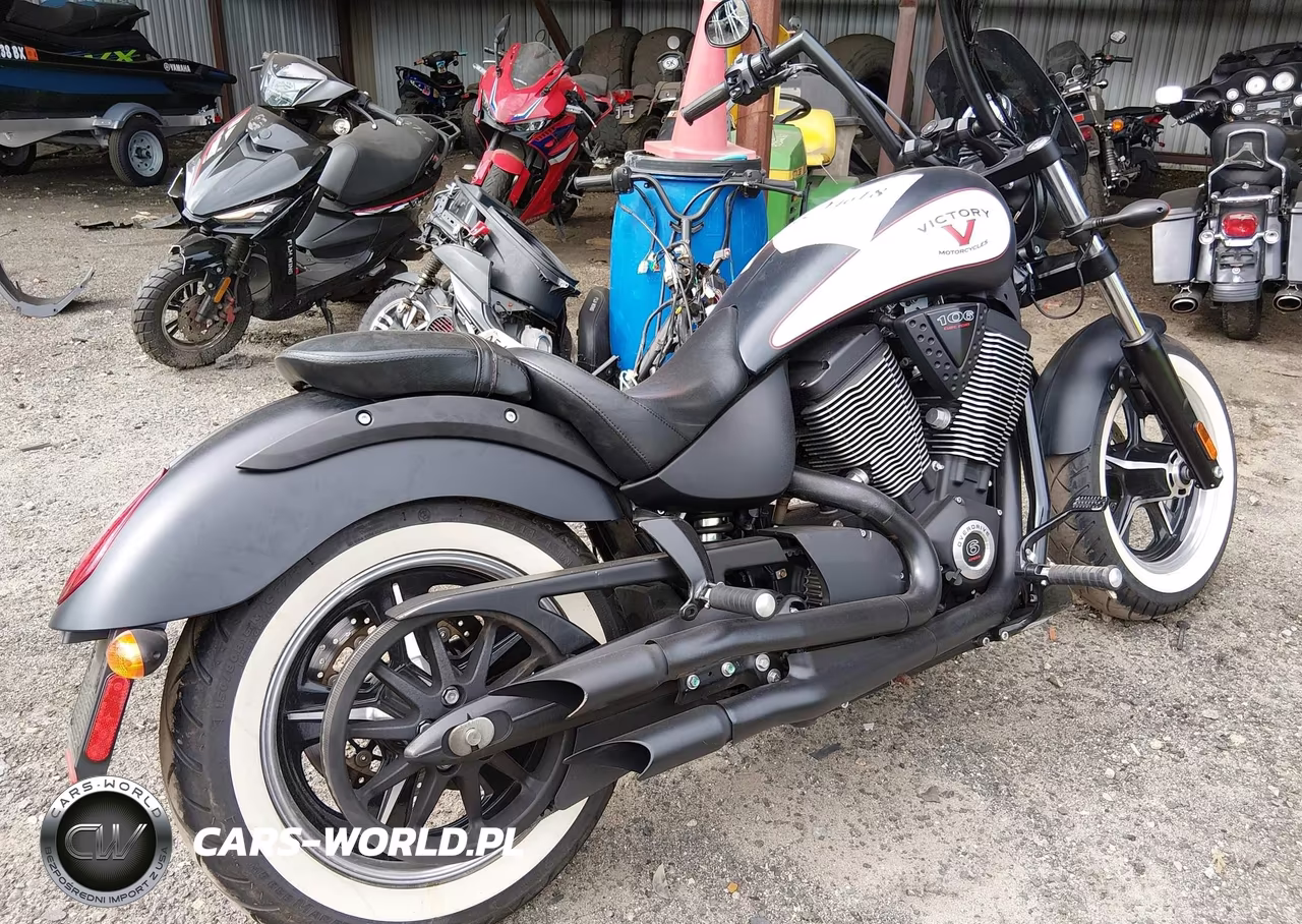 2014 Victory Motorcycles High-Ball VIN:5VPWB36N5E3037674 - 4
