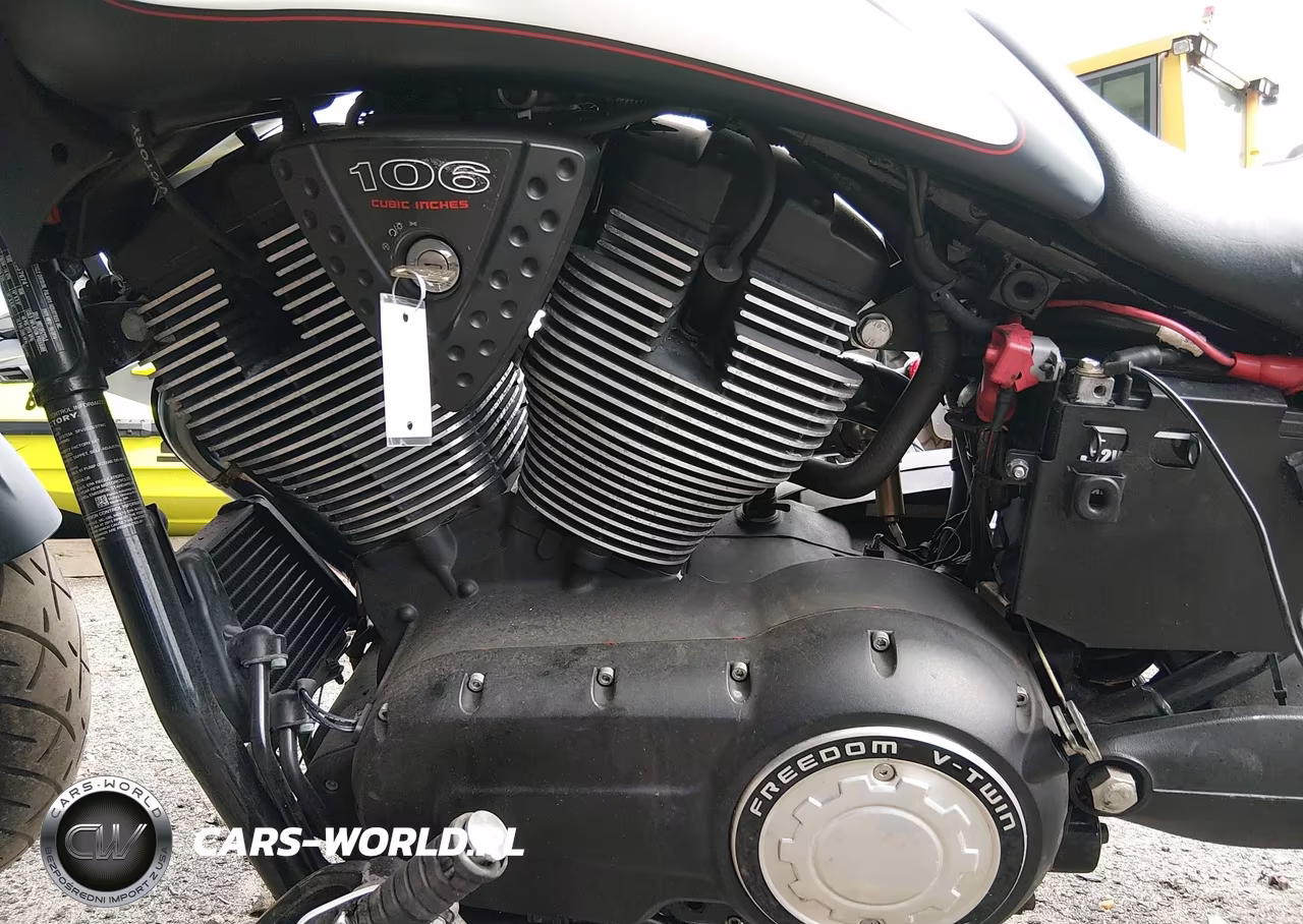 2014 Victory Motorcycles High-Ball VIN:5VPWB36N5E3037674 - 9