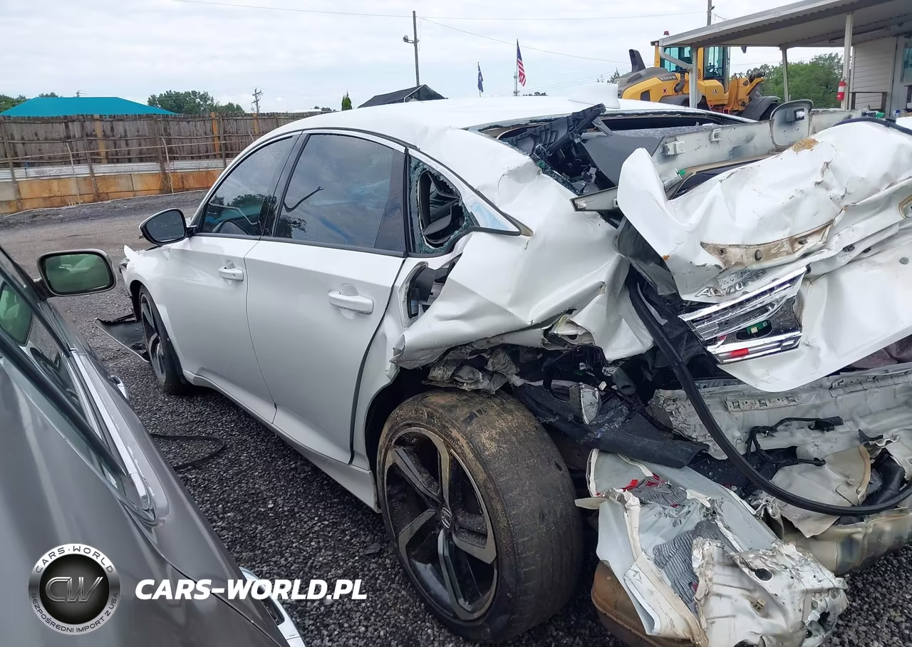 2018 Honda Accord Sport 2.0T VIN:1HGCV2F32JA038807 - 3