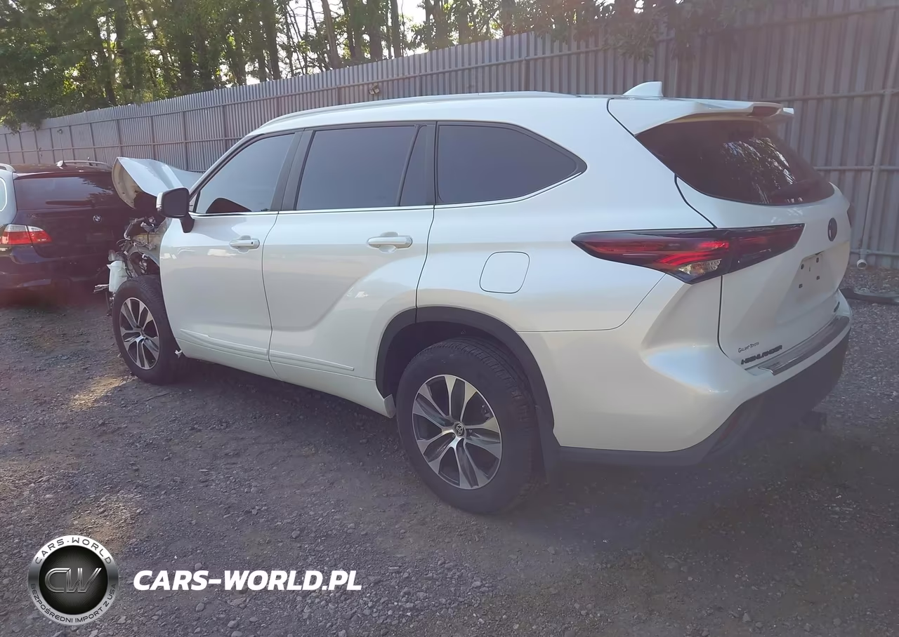 2024 Toyota Highlander Xle VIN:5TDKDRBH3RS536682 - 3
