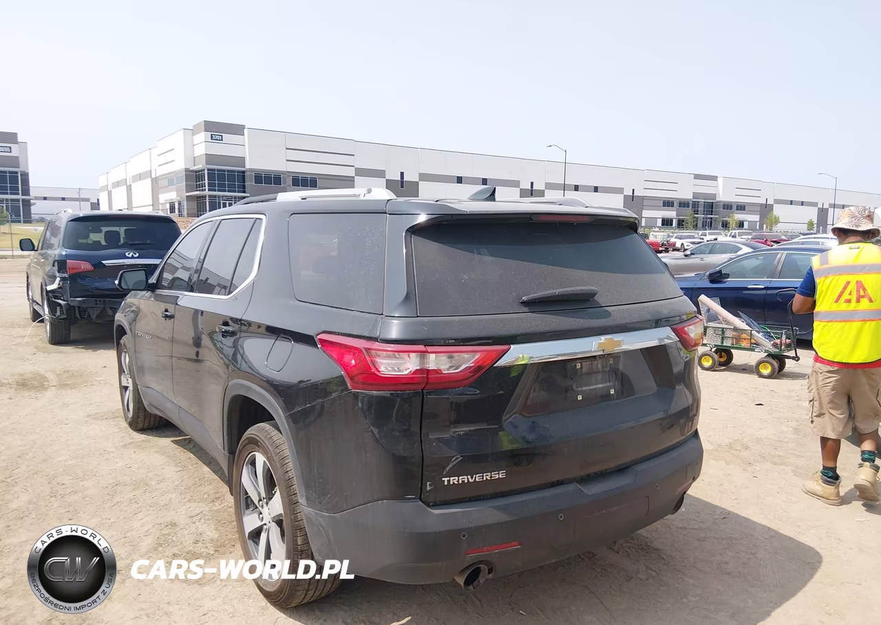 2018 Chevrolet Traverse Lt Leather VIN:1GNERHKW9JJ261383 - 3